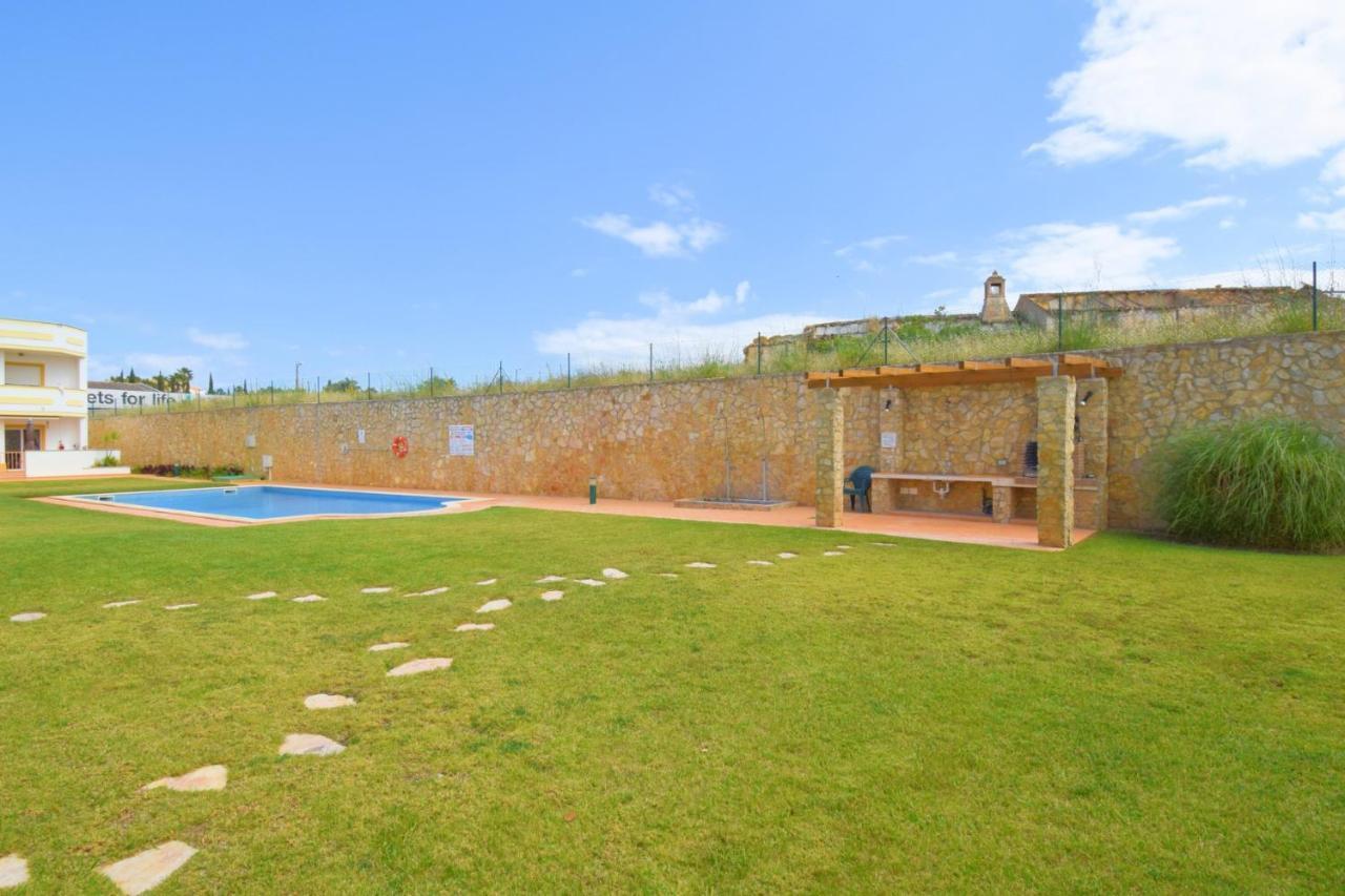 ギーアPrivate Large Terrace Facing The Swimming Poolアパートメント エクステリア 写真